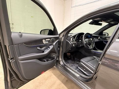 Used 2022 Mercedes-Benz GLC 300 image 30