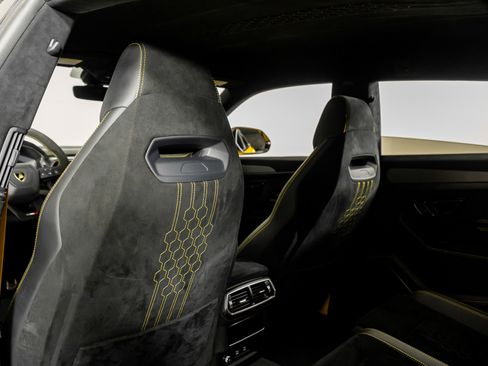 Used 2023 Lamborghini Urus Performante image 35