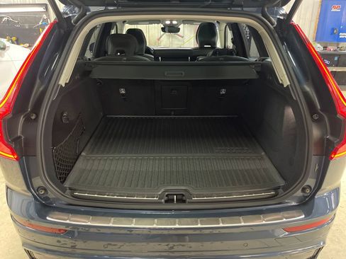 Certified 2025 Volvo XC60 T8 Plus w/ Protection Package Premier AWD/4WD image 28