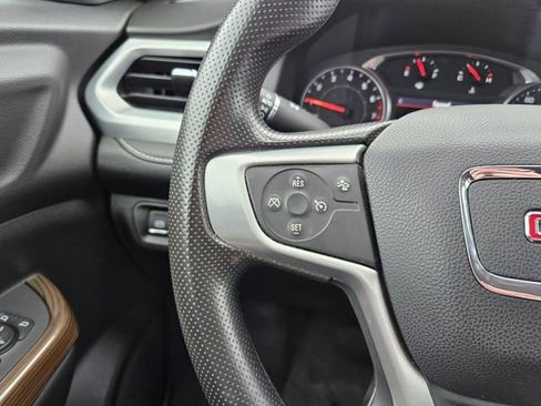 Used 2023 GMC Acadia SLE w/ Driver Convenience Package image 16