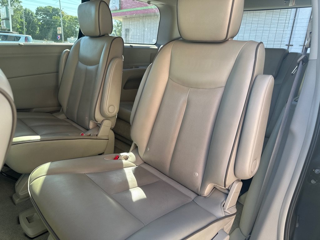 Used 2015 Nissan Quest Platinum FWD image 16
