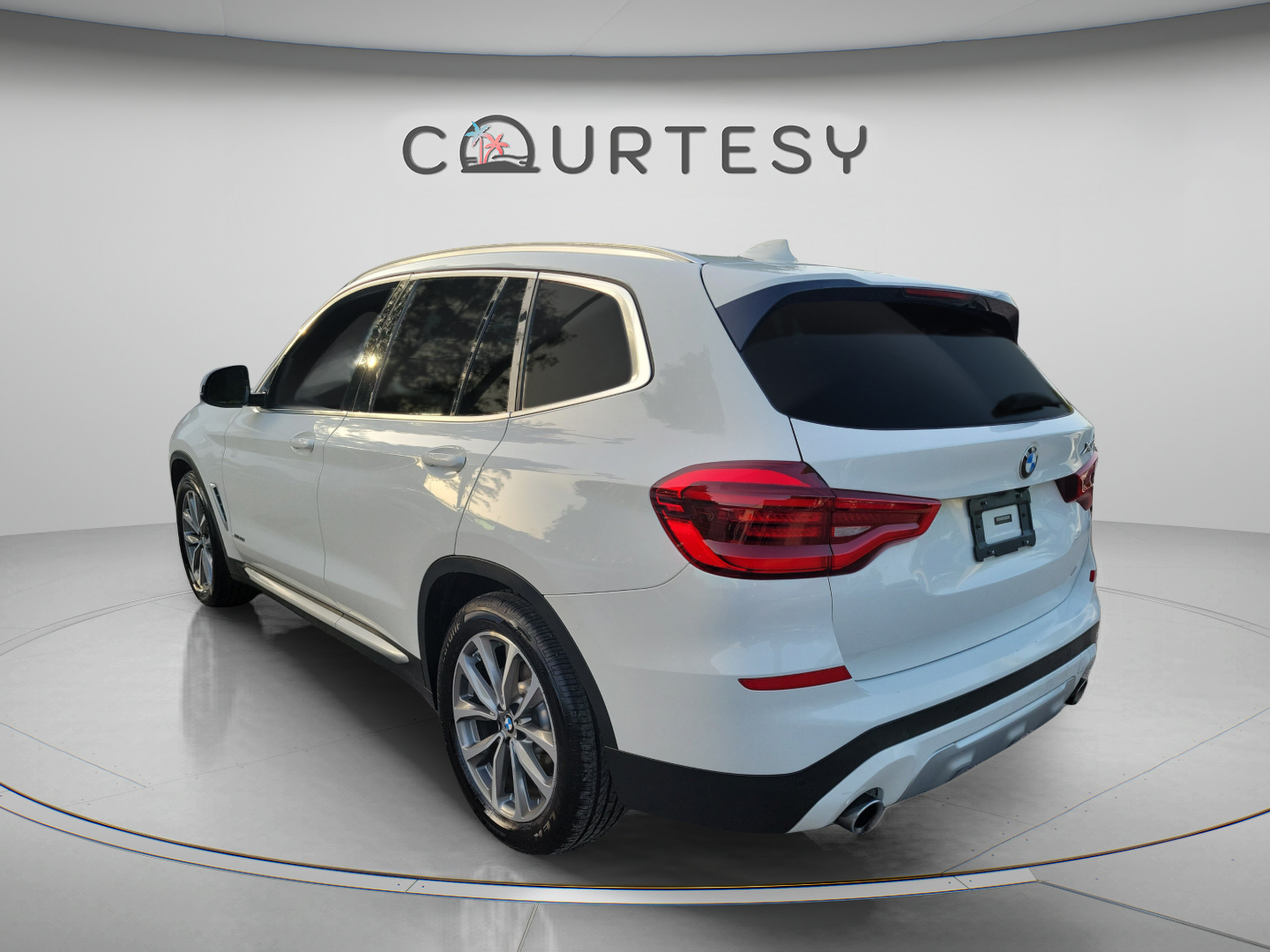Used 2018 BMW X3 xDrive30i AWD/4WD image 2