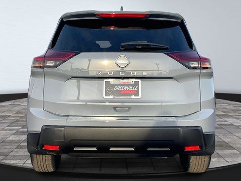 New 2026 Nissan Rogue SV image 5