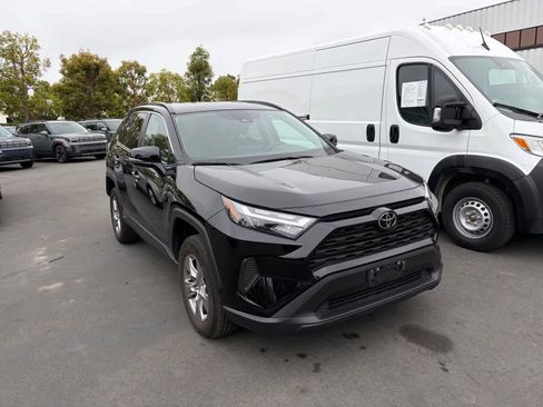 Used 2025 Toyota RAV4 XLE FWD image 2