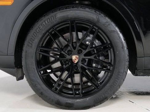 New 2026 Porsche Cayenne AWD/4WD image 32