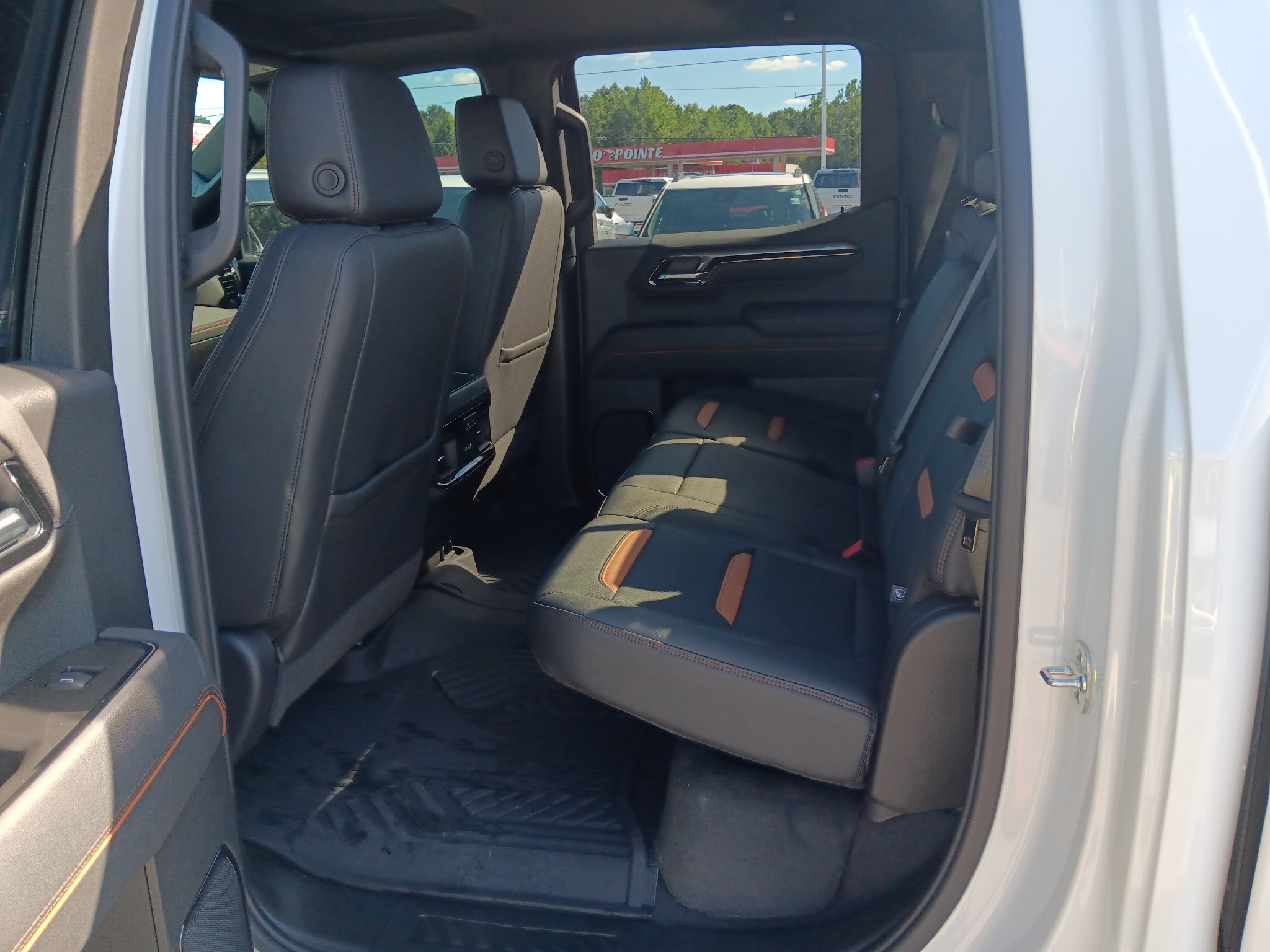 Used 2026 GMC Sierra 1500 AT4 w/ AT4 Premium Package AWD/4WD image 17