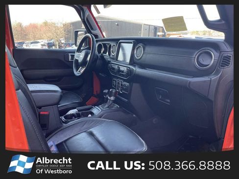 Used 2020 Jeep Wrangler Unlimited Sahara AWD/4WD image 19