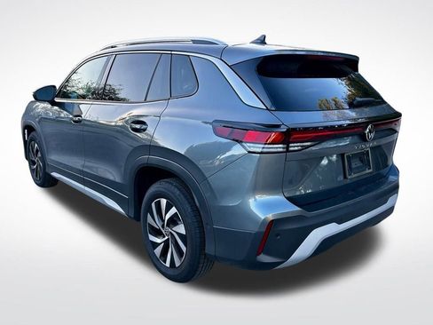 Used 2025 Volkswagen Tiguan S image 7