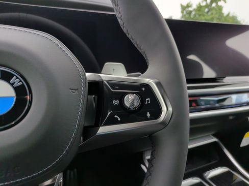 New 2026 BMW 740i w/ Premium Package RWD image 23