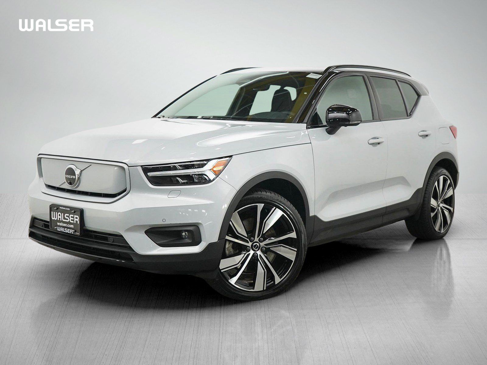 Used 2021 Volvo XC40 P8 Recharge w/ Advanced Package AWD/4WD image 1