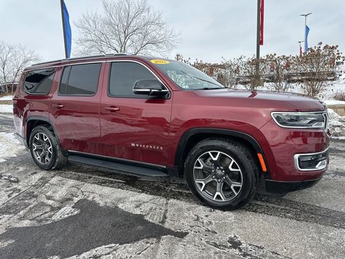 Used 2022 Jeep Grand Wagoneer Series III w/ Flexible Seating Group image 16