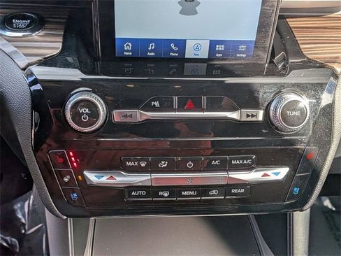 Used 2023 Ford Explorer Limited w/ Limited Technology Package image 24