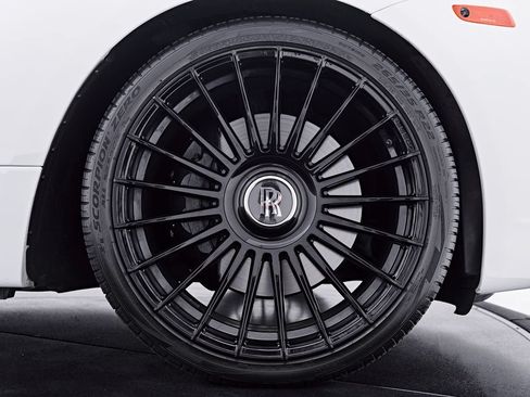Used 2018 Rolls-Royce Wraith RWD image 33