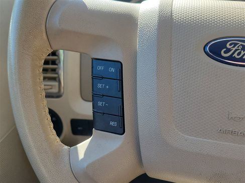 Used 2012 Ford Escape Limited image 17