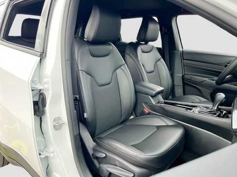 New 2026 Jeep Compass Latitude AWD/4WD image 25