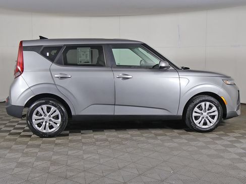 Used 2022 Kia Soul LX FWD image 29