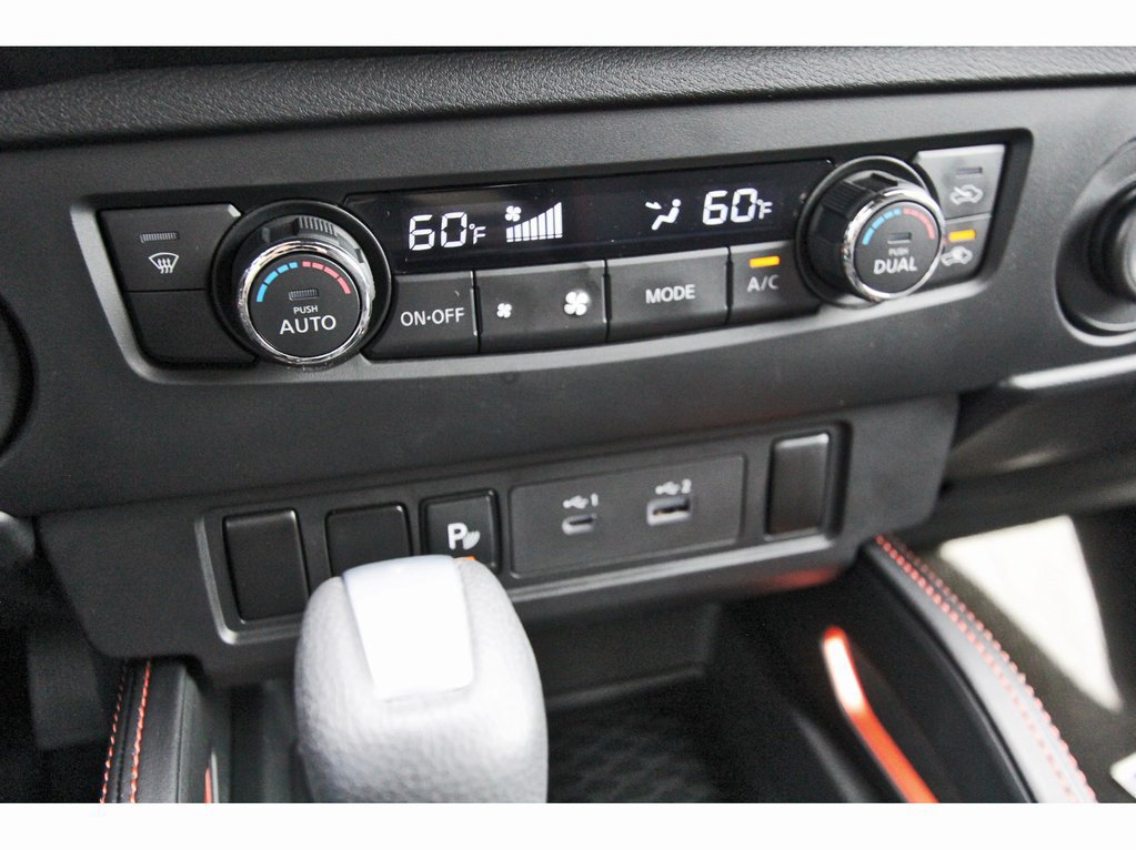 Used 2025 Nissan Frontier Pro-X RWD image 17