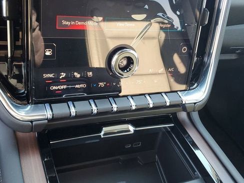New 2026 GMC Yukon XL Denali w/ Denali Reserve Package AWD/4WD image 23