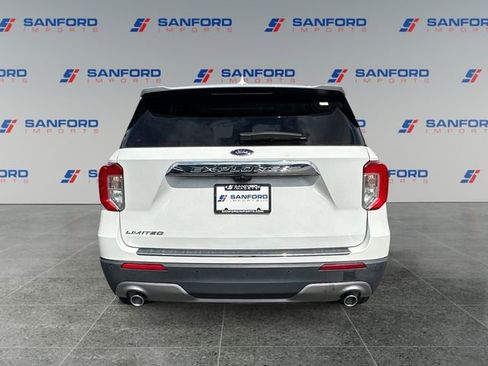 Used 2021 Ford Explorer Limited w/ Equipment Group 301A RWD image 4