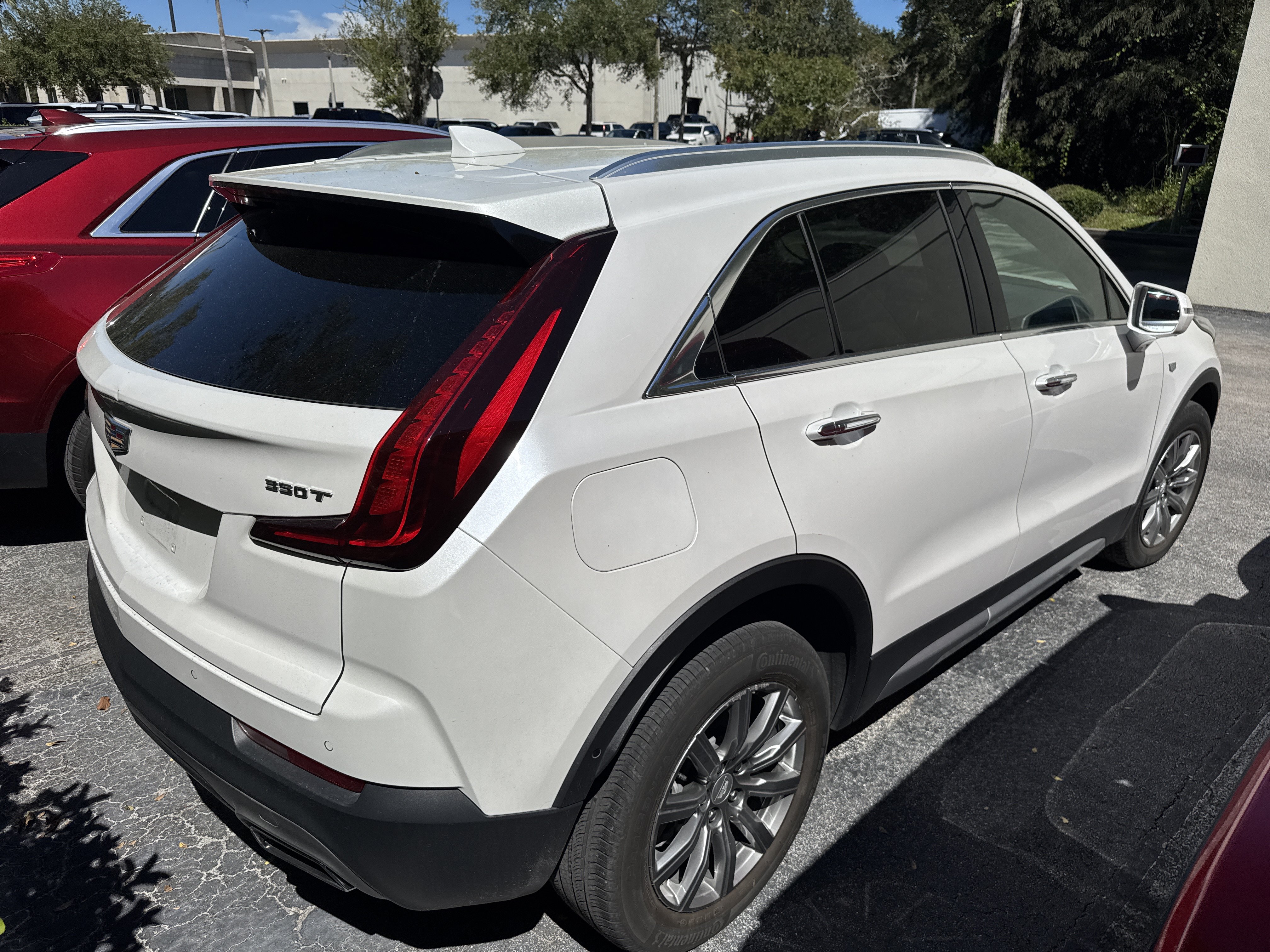 Used 2020 Cadillac XT4 Premium Luxury w/ Enhanced Visibility Package FWD image 3