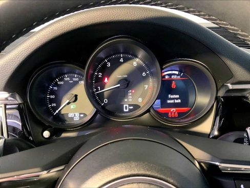 Certified 2025 Porsche Macan image 29