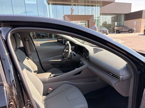 Certified 2022 Hyundai Elantra Blue w/ Cargo Package FWD image 20