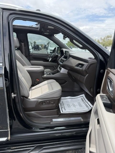 Used 2023 GMC Yukon XL SLT AWD/4WD image 23