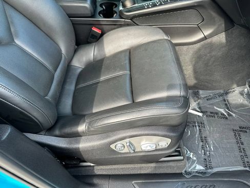Used 2021 Porsche Macan AWD/4WD image 16