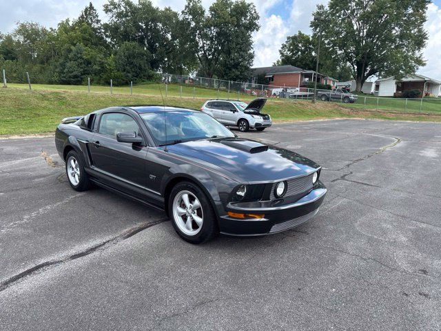 Used 2007 Ford Mustang GT RWD image 2