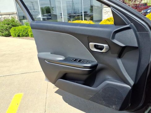 Used 2025 Kia K4 FWD image 16