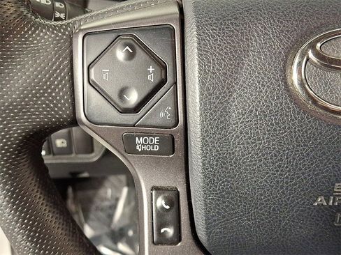 Used 2019 Toyota Tacoma TRD Sport image 22