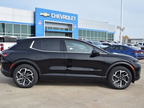 New 2026 Chevrolet Equinox EV LT image 3