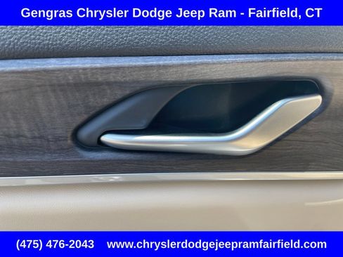 Used 2023 Jeep Grand Cherokee Limited AWD/4WD image 33
