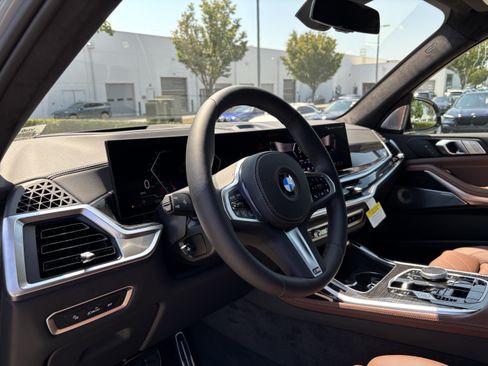 New 2027 BMW X7 xDrive40i w/ M Sport Package AWD/4WD image 16