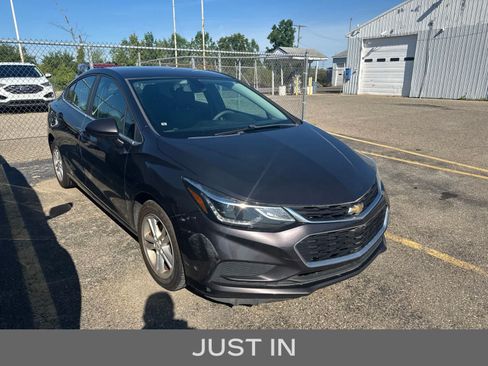 Used 2017 Chevrolet Cruze LT FWD image 23