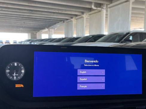 Certified 2023 Lexus ES 300h w/ Premium Package image 18