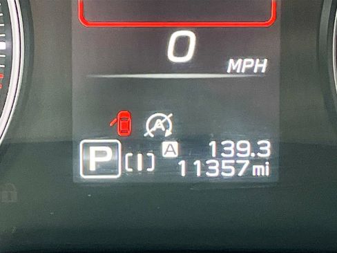 Used 2024 Subaru Crosstrek 2.0i Premium image 12