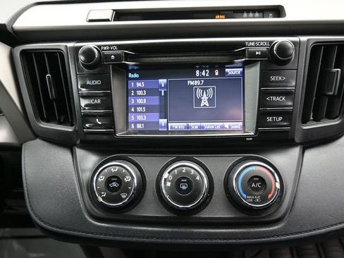 Used 2018 Toyota RAV4 LE image 36