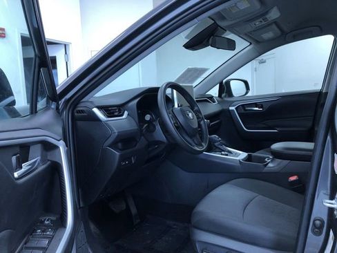 Used 2025 Toyota RAV4 XLE AWD/4WD image 11