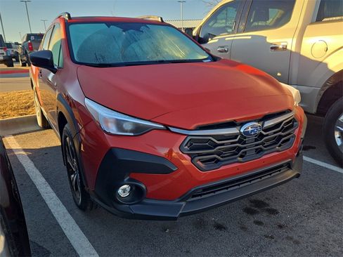 Used 2025 Subaru Crosstrek 2.0i Premium image 4