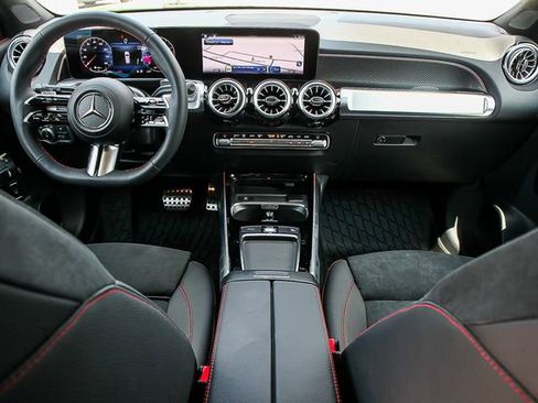 Certified 2025 Mercedes-Benz GLB 250 image 21