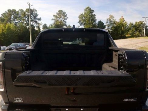 New 2025 GMC Hummer EV 2X image 9