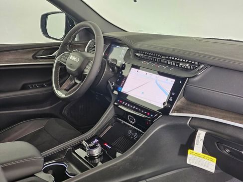 New 2026 Jeep Grand Cherokee Altitude AWD/4WD image 39