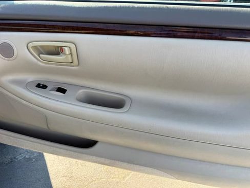 Used 2000 Toyota Solara SE FWD image 8