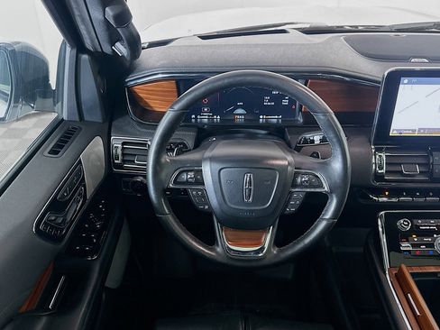 Used 2019 Lincoln Navigator L Reserve image 18