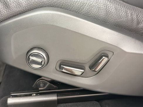 Certified 2023 Volvo XC60 B5 Plus w/ Climate Package image 20