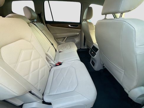 Certified 2024 Volkswagen Atlas SE image 29