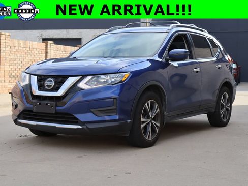 Used 2019 Nissan Rogue SV w/ Premium Package FWD image 1