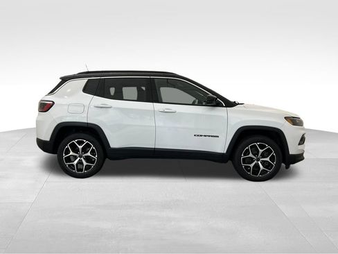 Used 2025 Jeep Compass Limited AWD/4WD image 6