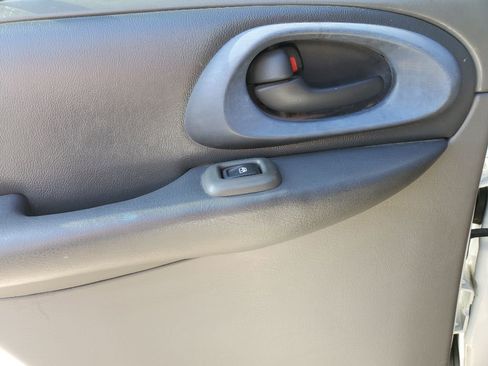 Used 2002 Chevrolet TrailBlazer LTZ image 22